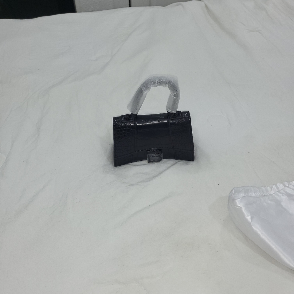Balenciaga women's handbag,   small black crocodile embossed. - Picture 2 of 10